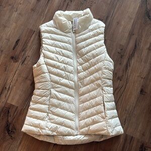 Old Navy Active Cream Vest